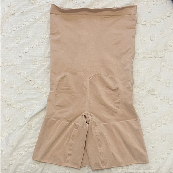 SPANX Beige Shapewear Shorts - Picture 3 of 3